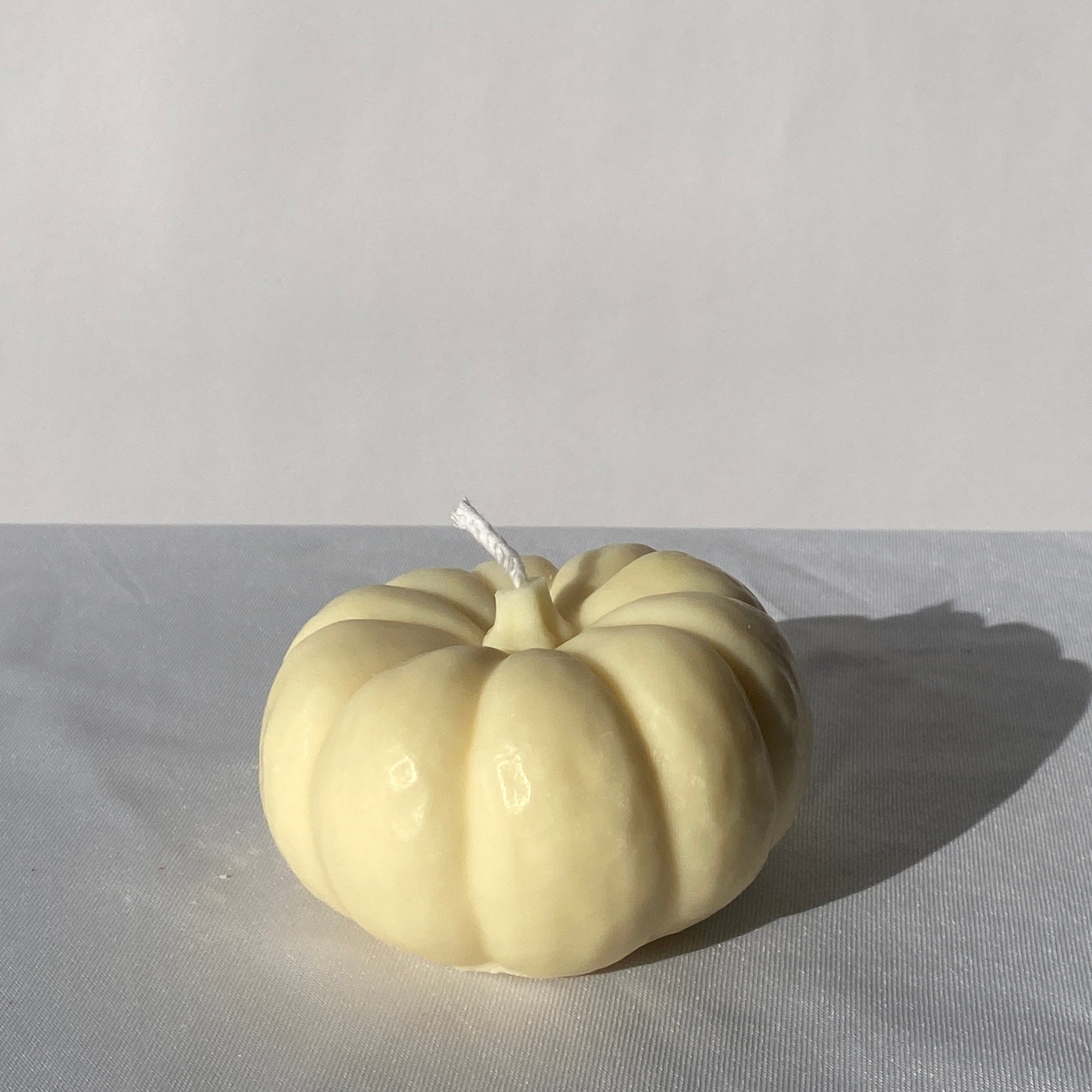 Scandles Pumpkin Candle- white