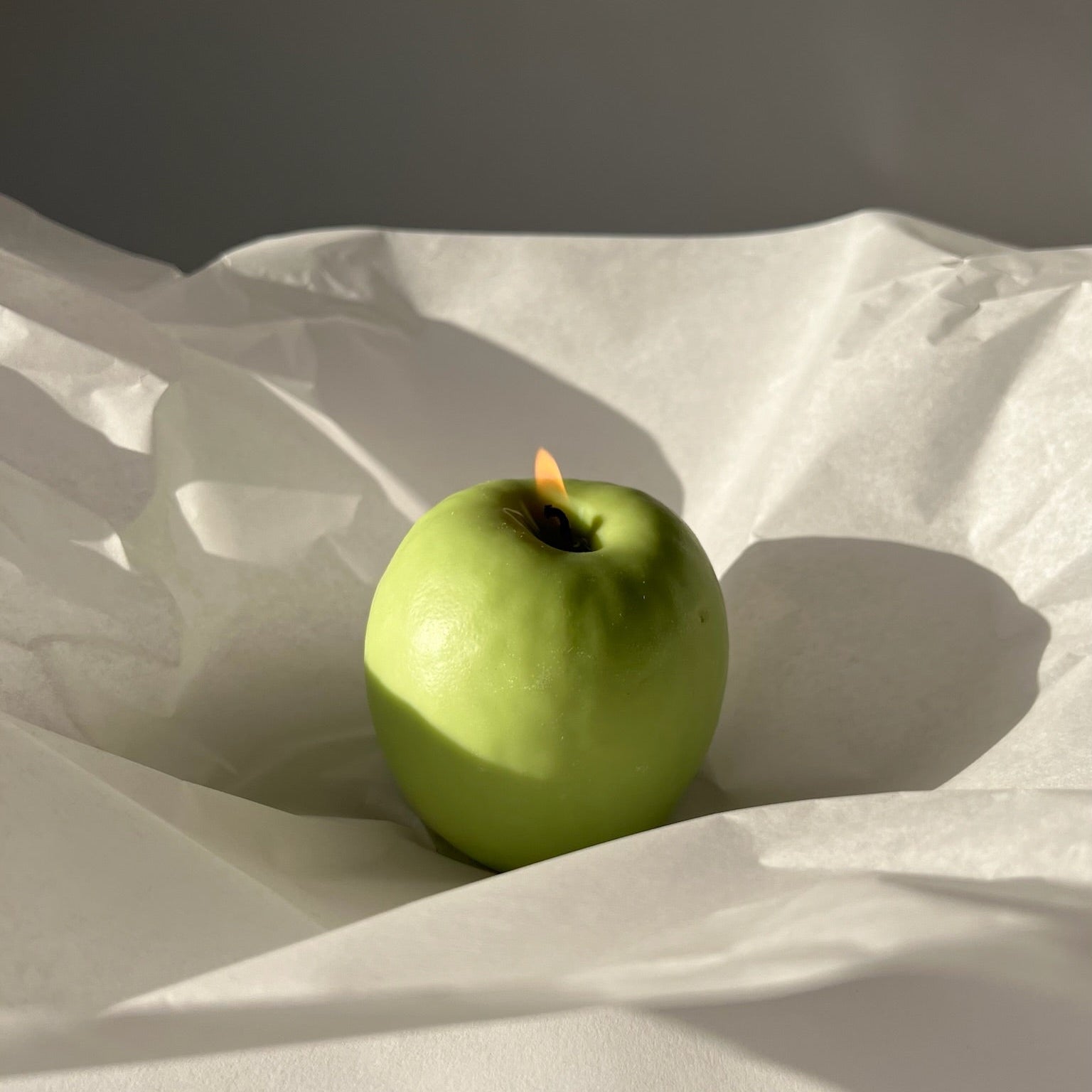 Scandles apple candle 2